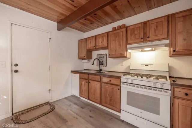 672 Holmes, Sugarloaf, CA 92386