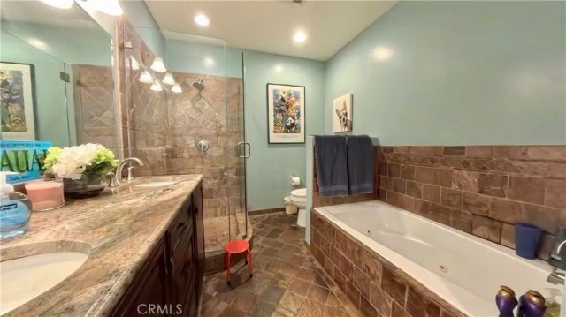 633 Sunnyhill Drive, Los Angeles, CA 90065