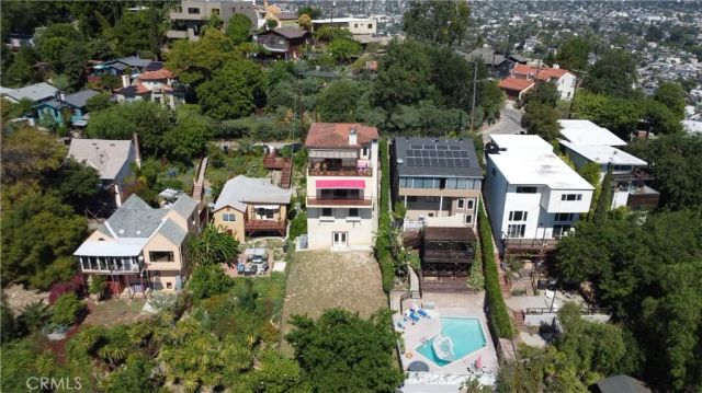 633 Sunnyhill Drive, Los Angeles, CA 90065