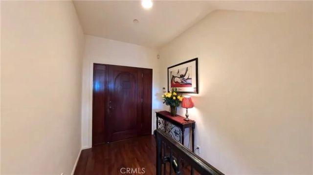 633 Sunnyhill Drive, Los Angeles, CA 90065