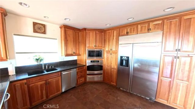 633 Sunnyhill Drive, Los Angeles, CA 90065