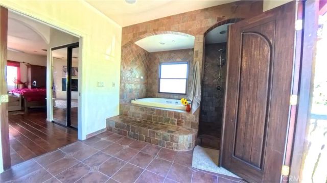 633 Sunnyhill Drive, Los Angeles, CA 90065