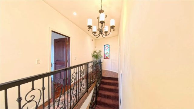 633 Sunnyhill Drive, Los Angeles, CA 90065