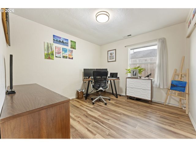 2185 N 8TH St, Coos Bay, OR 97420