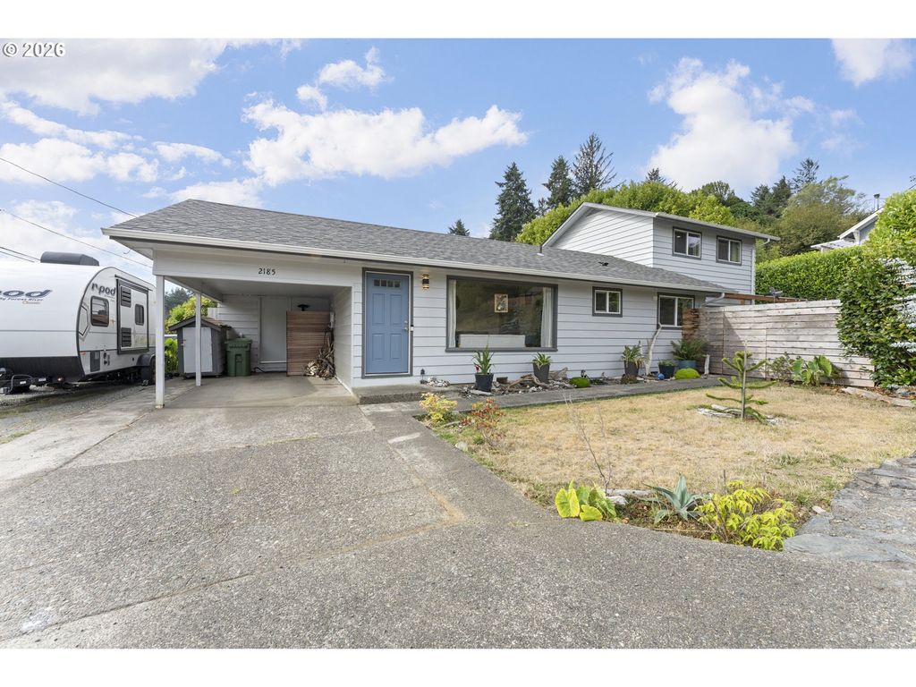 2185 N 8TH St, Coos Bay, OR 97420