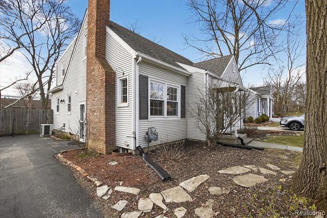 1128 Birk Avenue, Ann Arbor, MI 48103