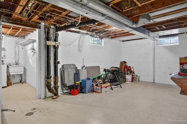 1128 Birk Avenue, Ann Arbor, MI 48103