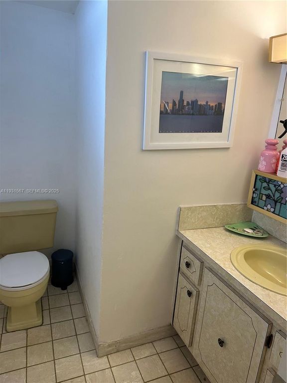 Image 13 of property listing at 1401 NE Miami Gardens Dr 787, Miami, FL 33179