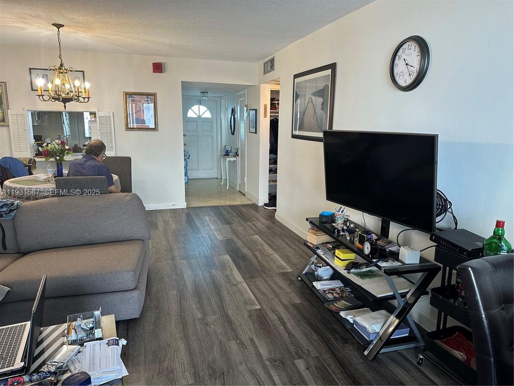 Image 15 of property listing at 1401 NE Miami Gardens Dr 787, Miami, FL 33179