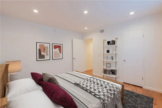 18550 Hatteras 16, Tarzana, CA 91356