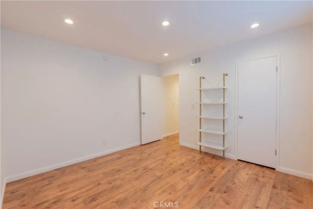 18550 Hatteras 16, Tarzana, CA 91356