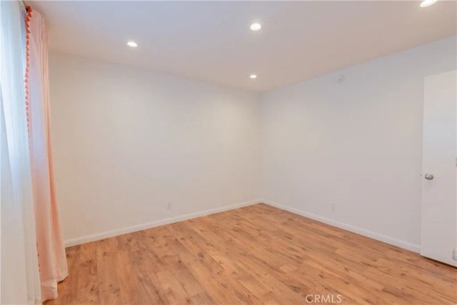 18550 Hatteras 16, Tarzana, CA 91356