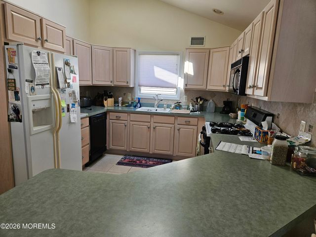 21 W 85th Street, Long Beach Twp, NJ 08008