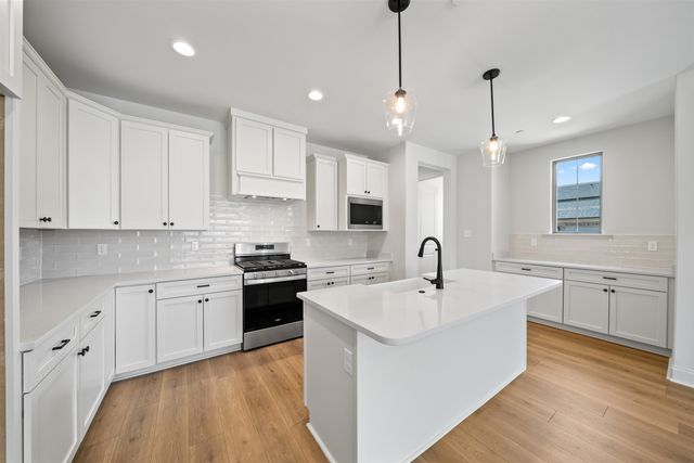 498 ARMEL DR, Collierville, TN 38017