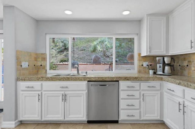 1638 Landquist Drive, Encinitas, CA 92024