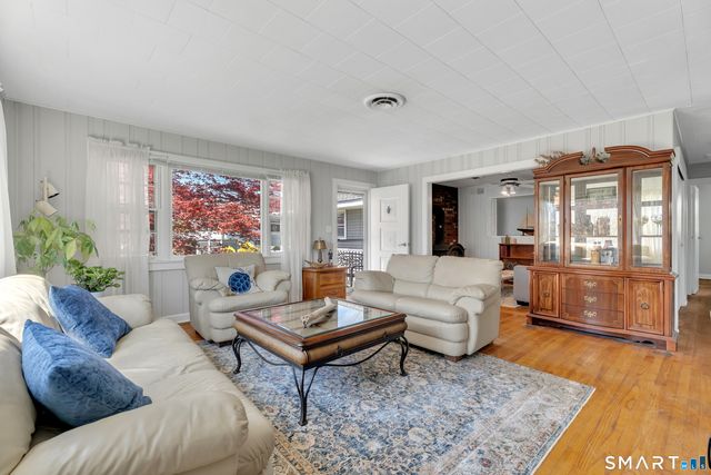 29 Ridge Road, Groton, CT 06340