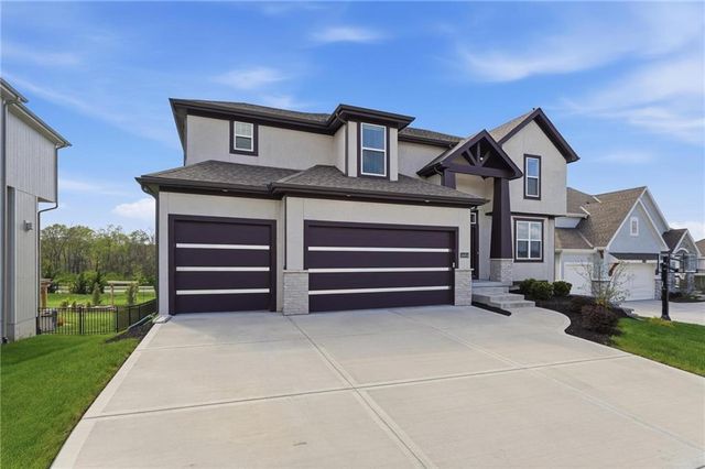 14464 S Haskins Street, Olathe, KS 66062