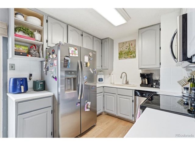 118 S 6th St, La Salle, CO 80645