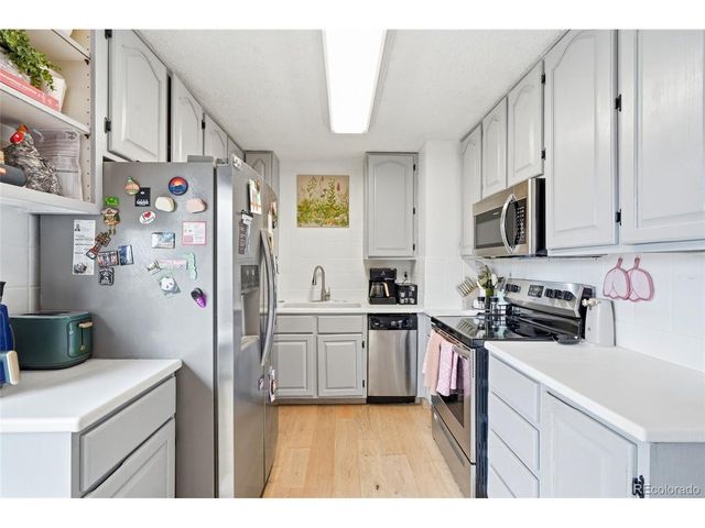 118 S 6th St, La Salle, CO 80645