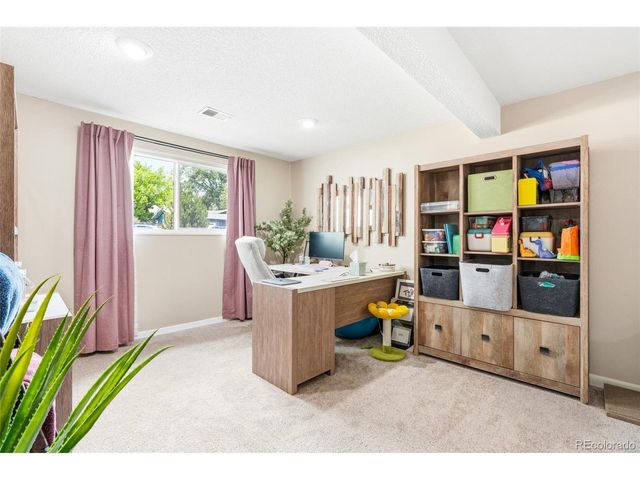 118 S 6th St, La Salle, CO 80645