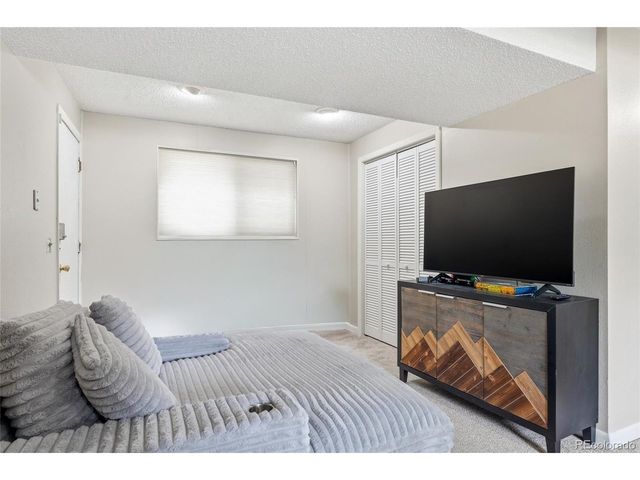 118 S 6th St, La Salle, CO 80645