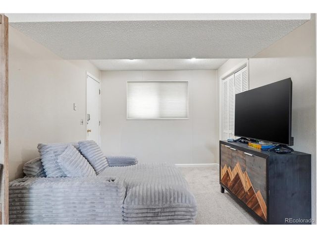 118 S 6th St, La Salle, CO 80645