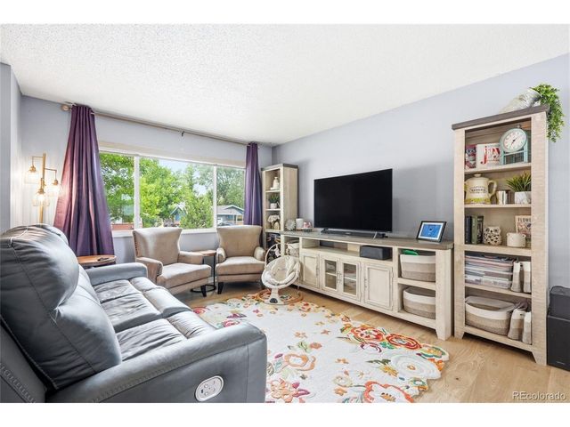 118 S 6th St, La Salle, CO 80645