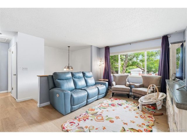 118 S 6th St, La Salle, CO 80645