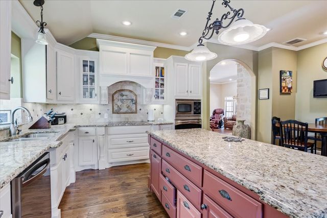 162 Shady Oaks Circle, Sherman, TX 75092