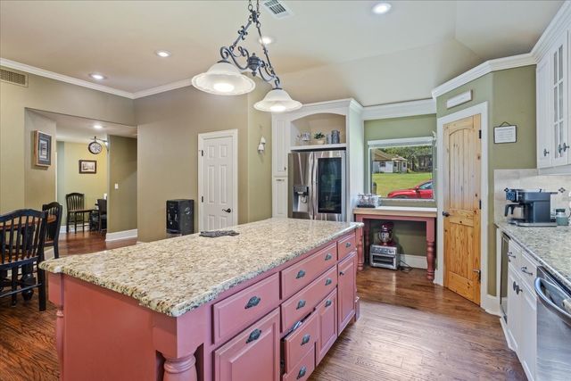 162 Shady Oaks Circle, Sherman, TX 75092