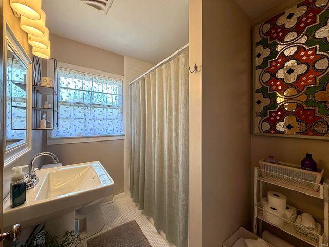 4801 W Peachtree Lane, Muncie, IN 47304