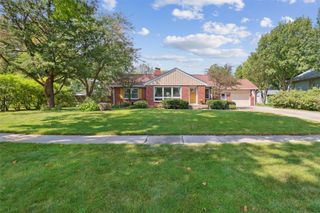 515 NE Maple Avenue, Earlham, IA 50072
