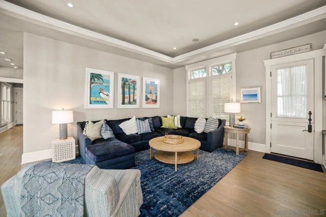 820 Glorietta Blvd, Coronado, CA 92118