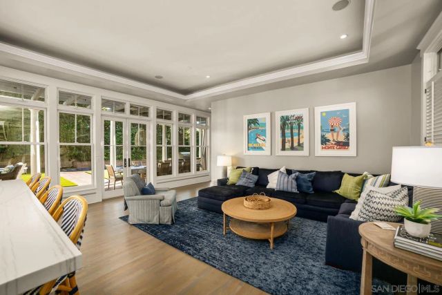 820 Glorietta Blvd, Coronado, CA 92118