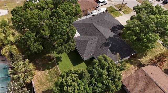 6111 18TH STREET, Zephyrhills, FL 33542