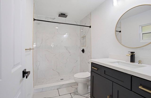 6111 18TH STREET, Zephyrhills, FL 33542