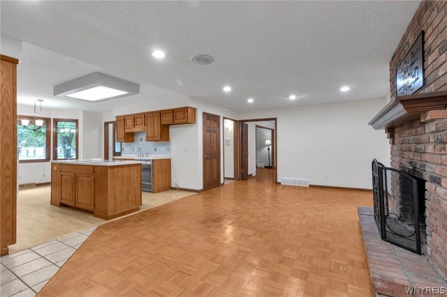35 High Court, Amherst, NY 14226