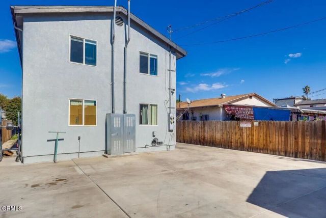 140 E 101st Street, Los Angeles, CA 90003