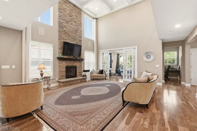 351 Glasgow Drive, Highland Heights, OH 44143