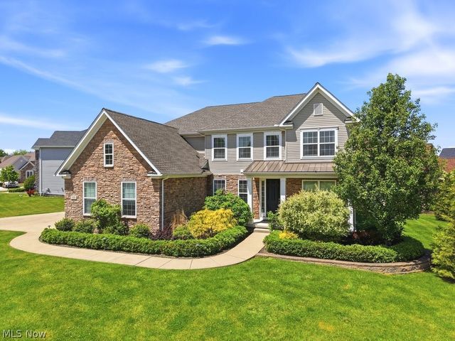 351 Glasgow Drive, Highland Heights, OH 44143
