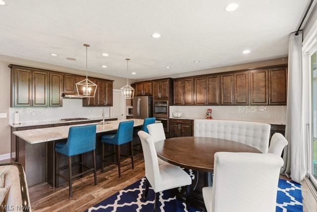351 Glasgow Drive, Highland Heights, OH 44143