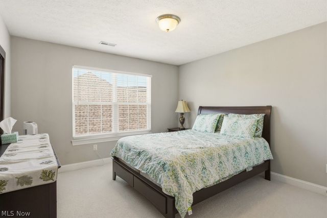 351 Glasgow Drive, Highland Heights, OH 44143