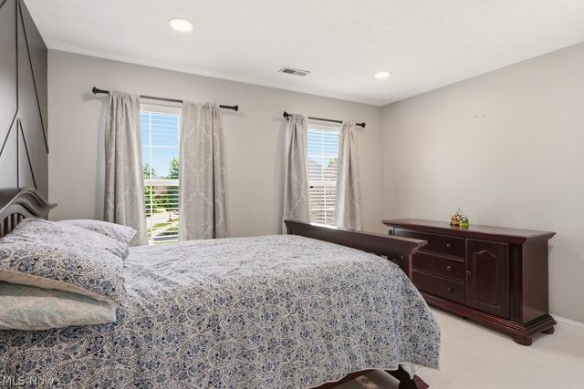 351 Glasgow Drive, Highland Heights, OH 44143