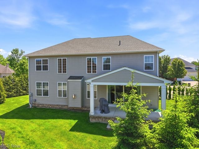 351 Glasgow Drive, Highland Heights, OH 44143
