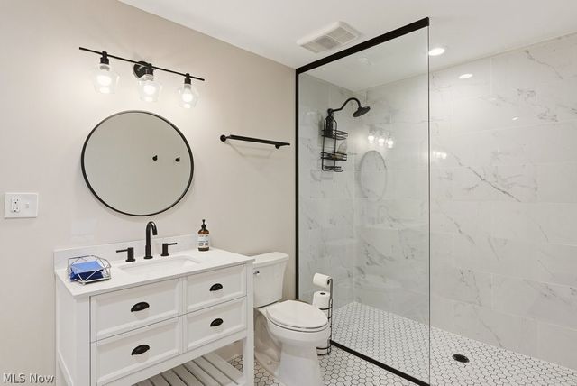 351 Glasgow Drive, Highland Heights, OH 44143