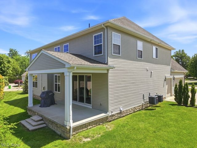 351 Glasgow Drive, Highland Heights, OH 44143