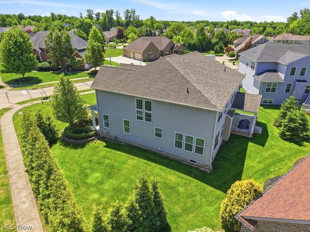 351 Glasgow Drive, Highland Heights, OH 44143
