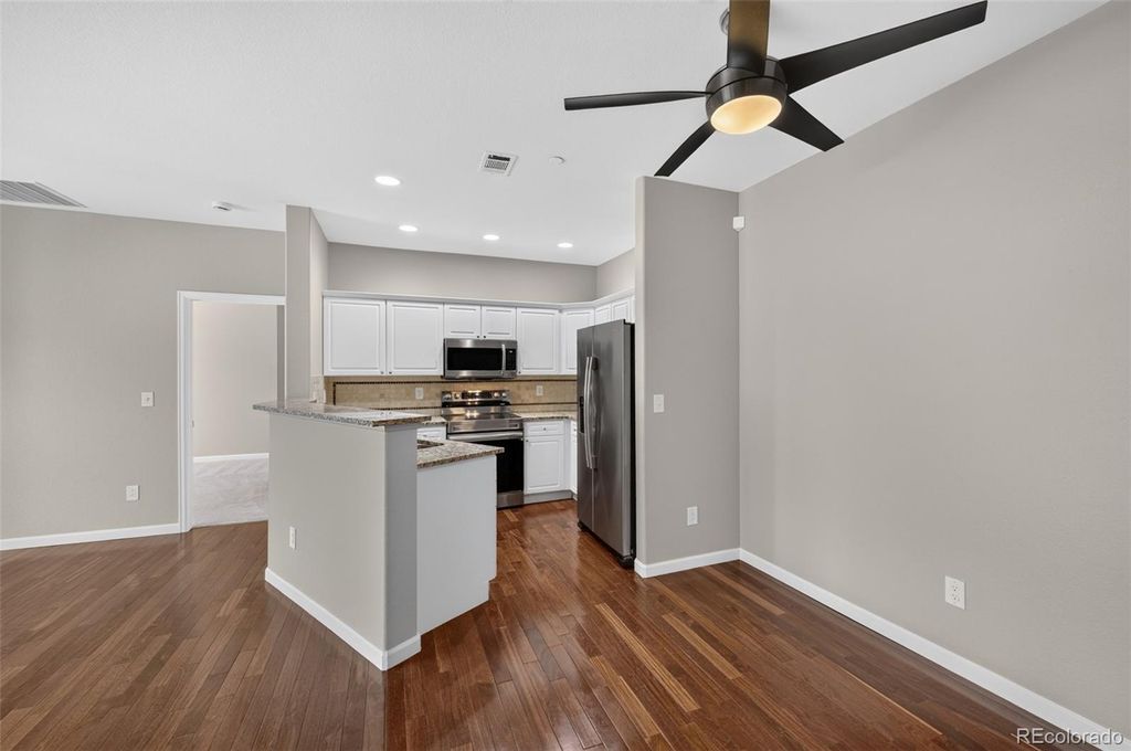 Image 13 of property listing at 7435 S Alkire Street 203, Littleton, CO 80127