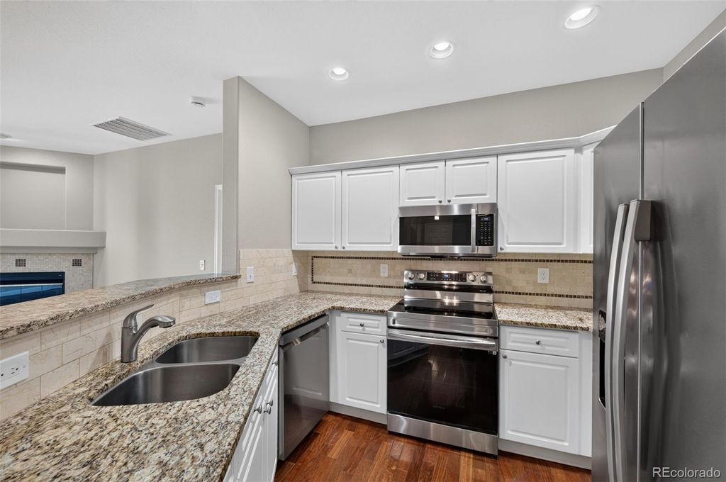 Image 14 of property listing at 7435 S Alkire Street 203, Littleton, CO 80127