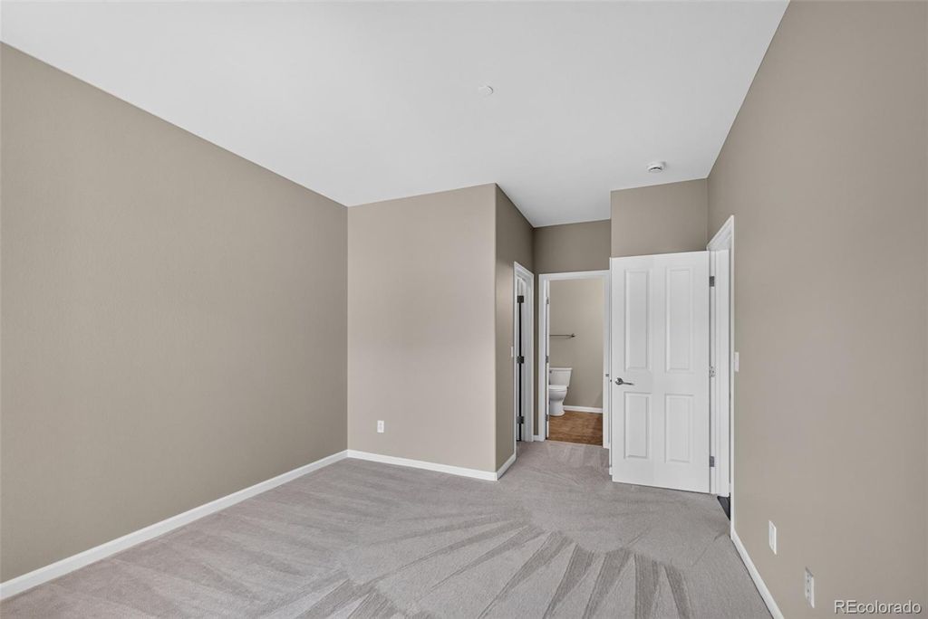 Image 17 of property listing at 7435 S Alkire Street 203, Littleton, CO 80127